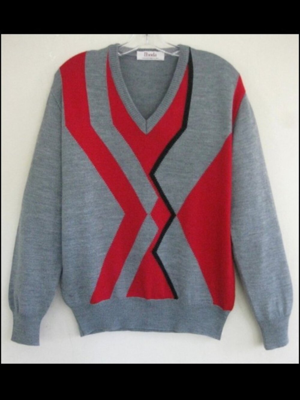 Mens V-neck VTG sweater M Italy Gray Red Wool bl Geometric Pattern Pullover